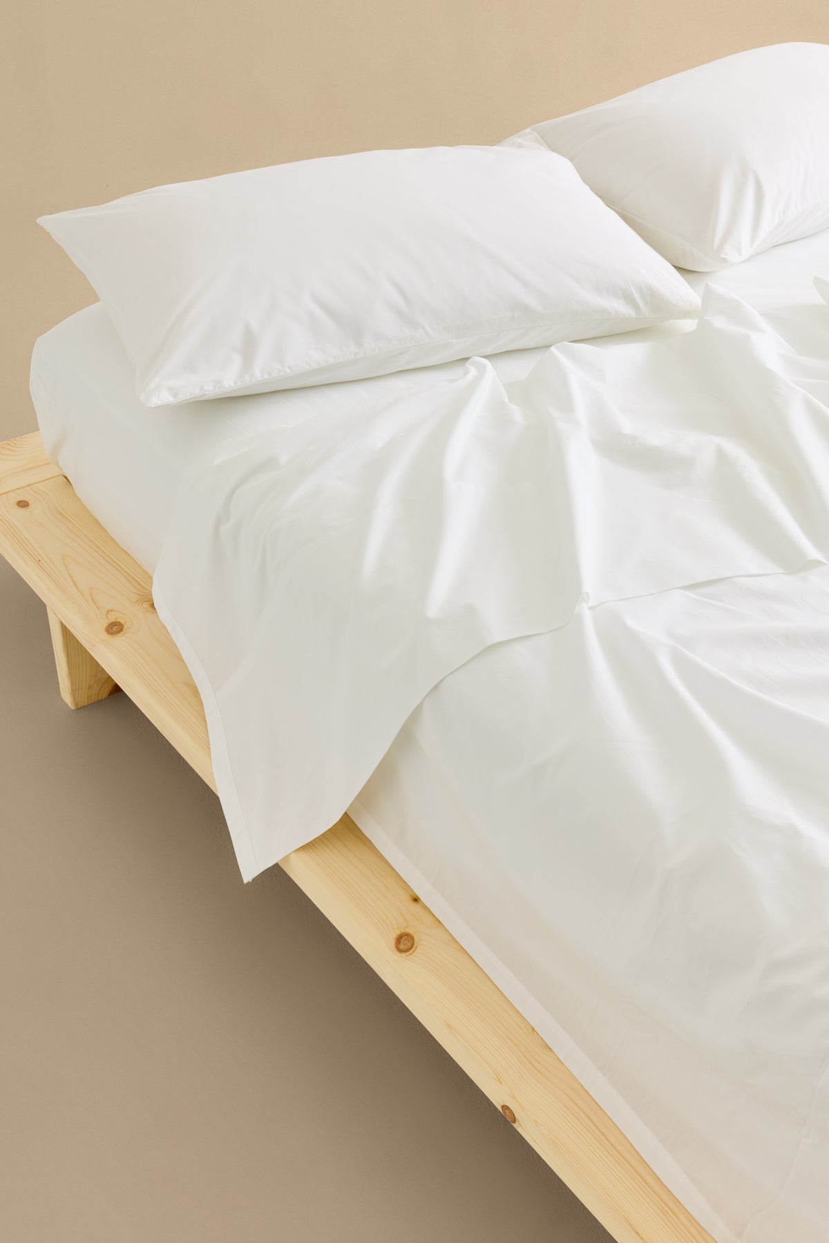<p><a href="https://ypli5eruwb636bmc-60109455519.shopifypreview.com/products/bed-sheets-in-bright-white" target="_blank" title="Bright White 100% Cotton Sheets">Bright White 100% Cotton Sheets</a></p>